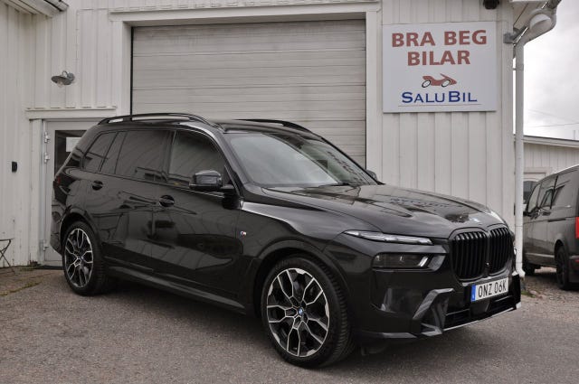 BMW X7 2025