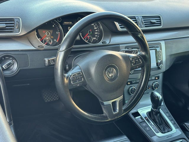 Volkswagen Passat — bild 14 av 14