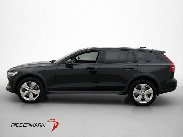 Volvo V60 Cross Country 2023