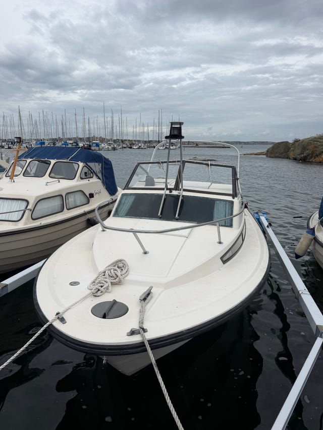 Fjord 21 weekender 1985 med nyare motor