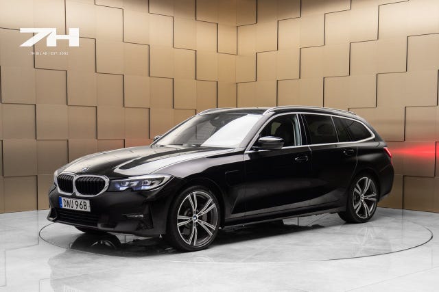 BMW 330e 2021
