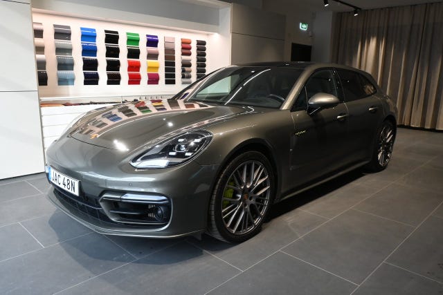 Porsche Panamera 4 2023