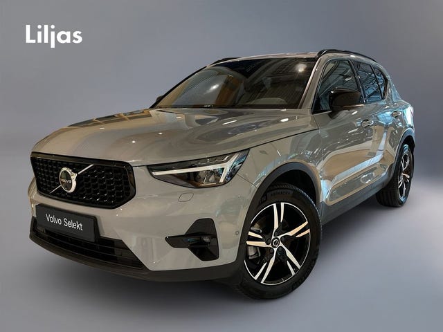 Volvo XC40 2025