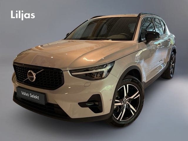 Volvo XC40 2025