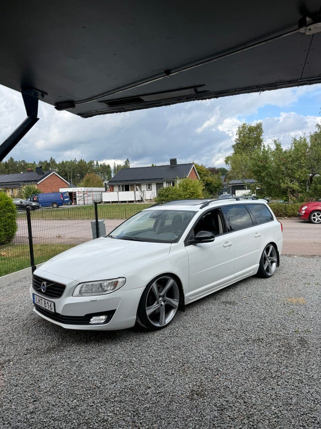 Volvo V70 2015