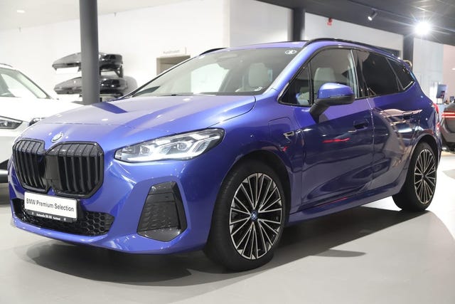 BMW 230e 2023