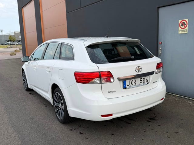 Toyota Avensis 2012