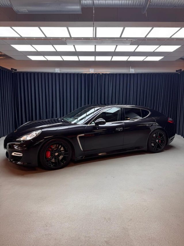 Porsche Panamera Turbo 2011