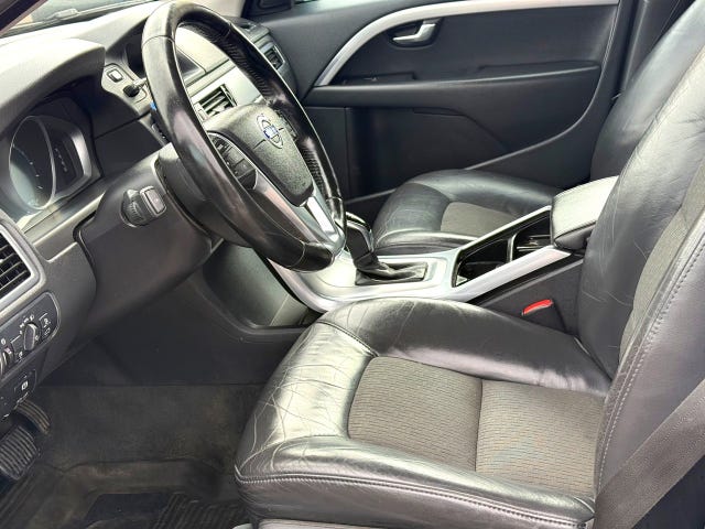 Volvo V70 — bild 10 av 11