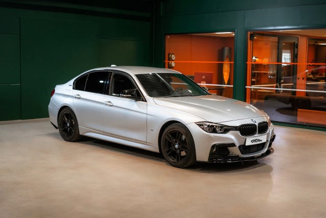 BMW 330e 2018