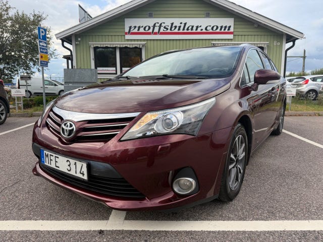 Toyota Avensis 2012