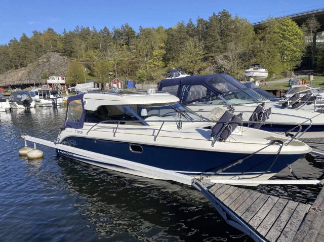 Aquador 23 HT med MerCruiser 220 hk från 2005 /
