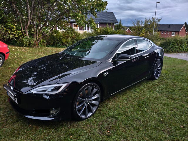 Tesla Model S 2019