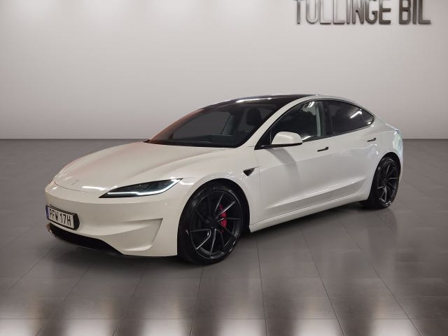 Tesla Model 3 2024