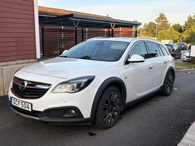 Opel Insignia Country Tourer 2015