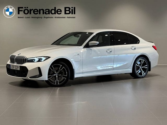 BMW 330e 2024