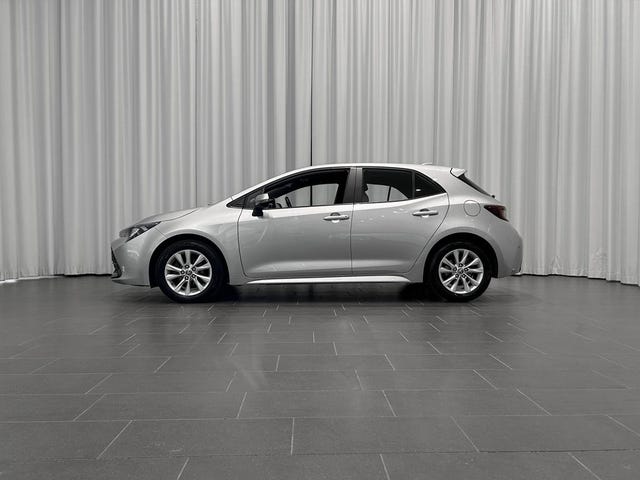 Toyota Corolla 2023 – bild 2