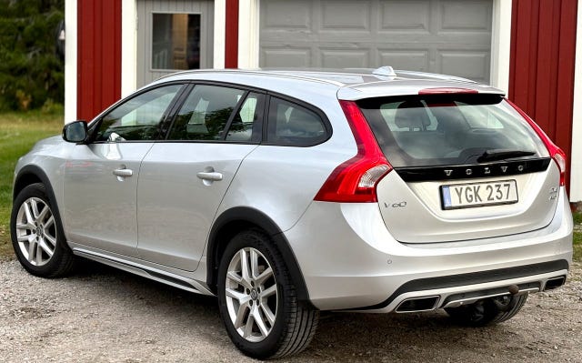Volvo V60 Cross Country 2017 – bild 4