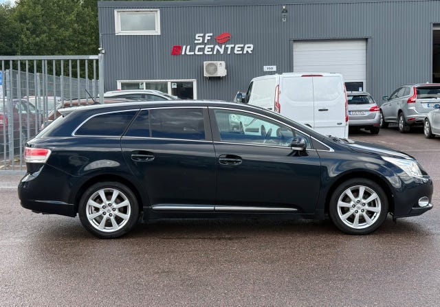 Toyota Avensis 2011