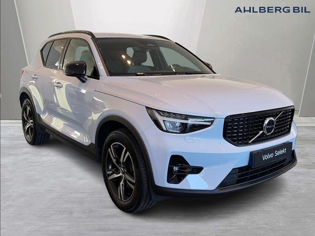 Volvo XC40 2025