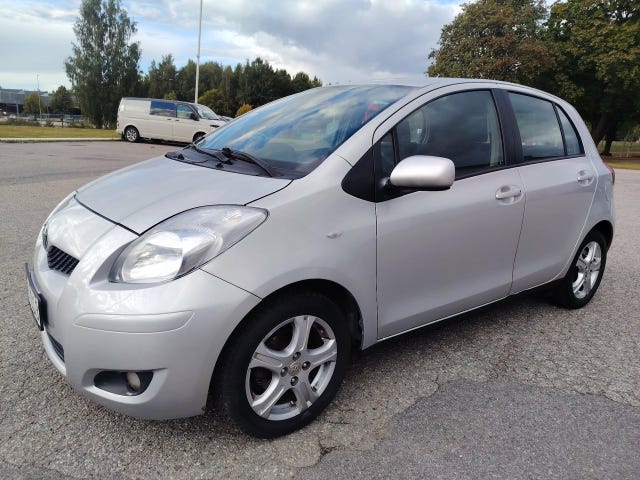 Toyota Yaris 2011