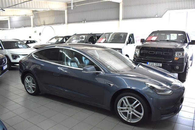Tesla Model 3 2020
