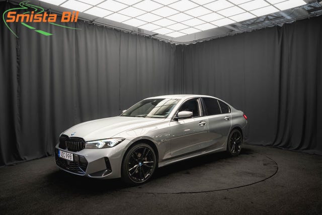 BMW 330e 2023