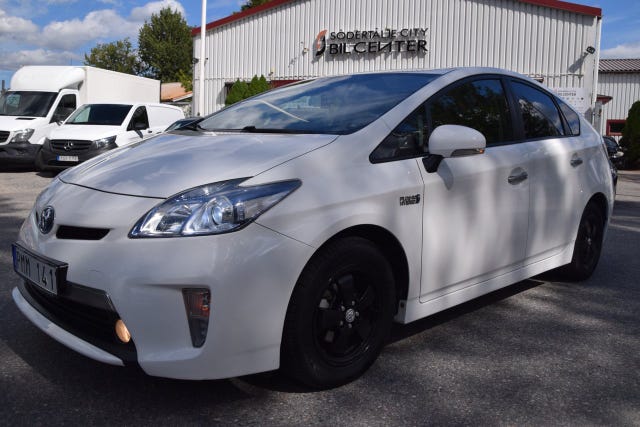 Toyota Prius Plug-in Hybrid 2013