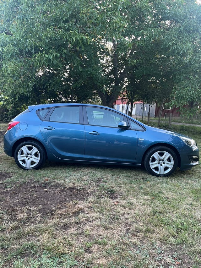 Opel Astra 2014
