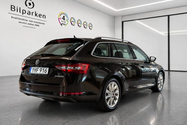 Skoda Superb 2017 – bild 2