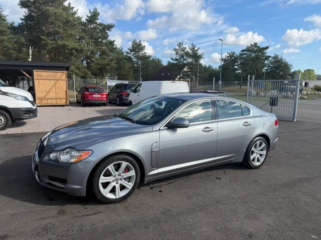 Jaguar XF 2011