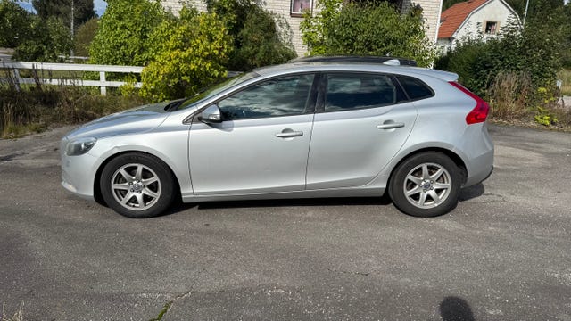 Volvo V40 2014
