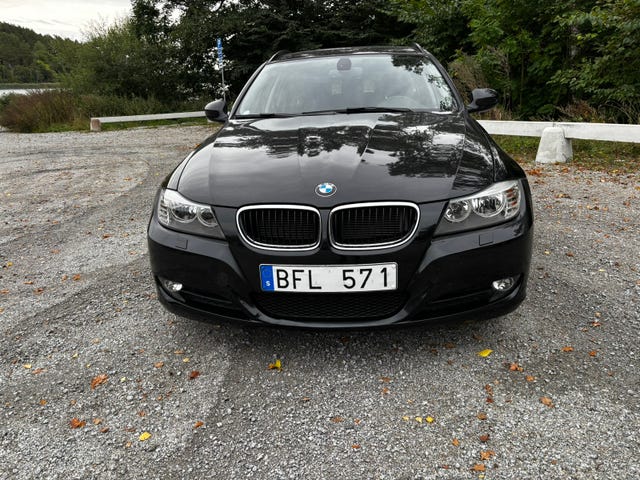 BMW 318i 2011