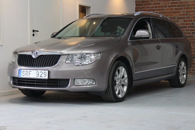 Skoda Superb 2011
