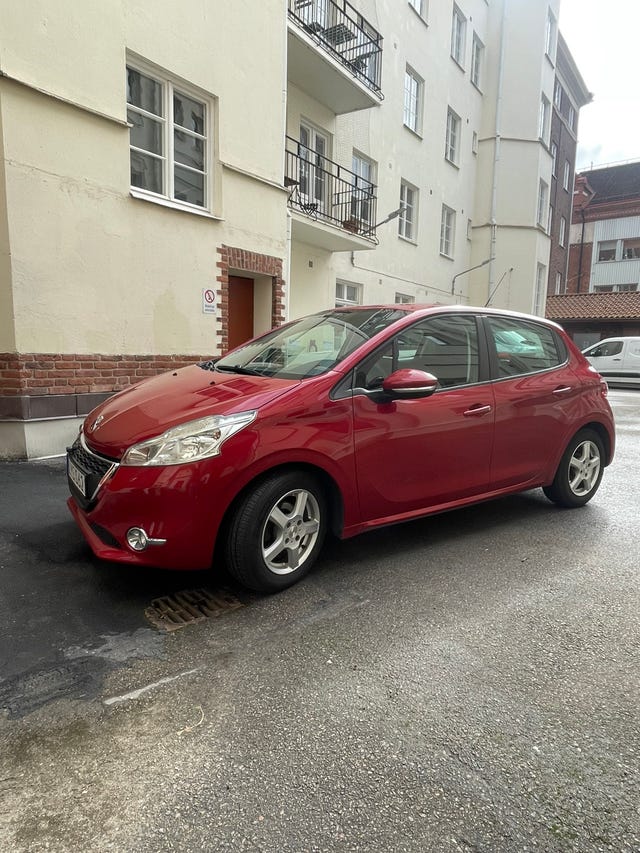 Peugeot 208 2014