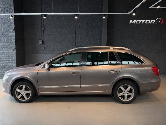 Skoda Superb 2012