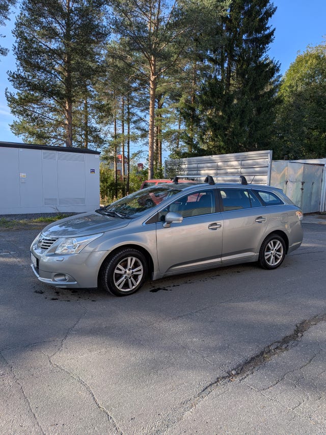 Toyota Avensis 2010