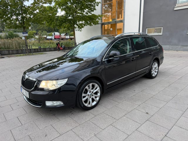 Skoda Superb 2011