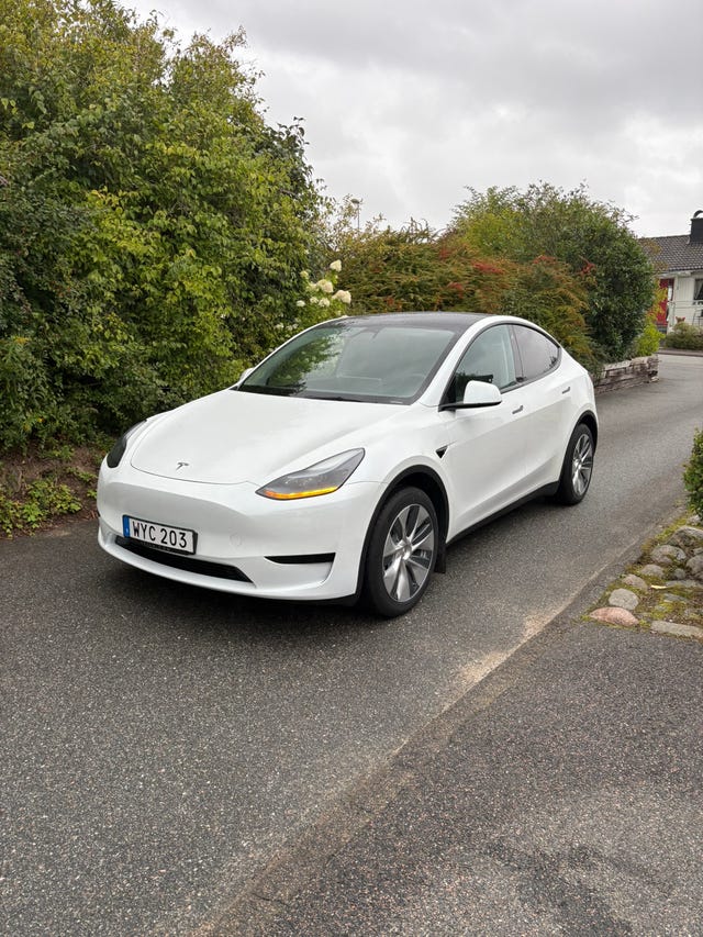 Tesla Model Y 2023