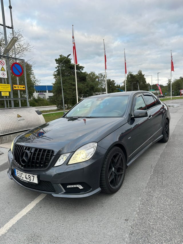 Mercedes-Benz E350 2011