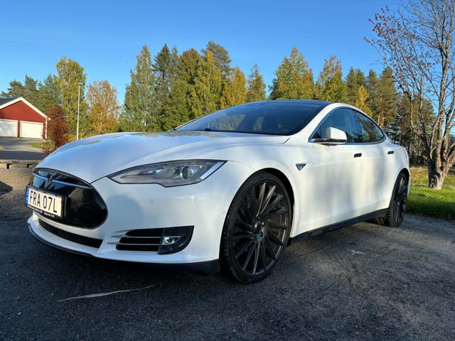 Tesla Model S 2016
