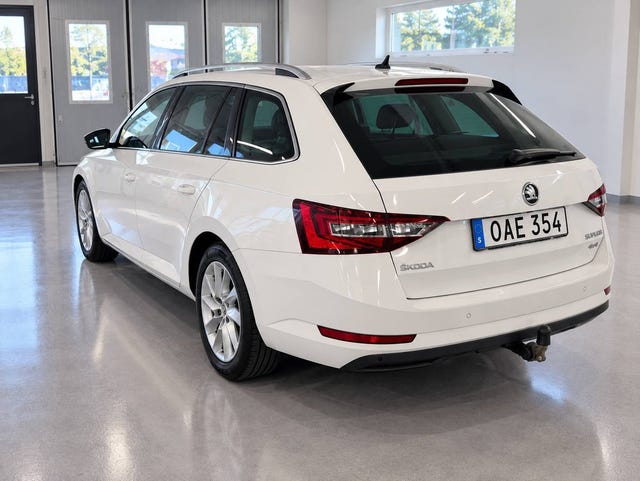 Skoda Superb 2017 – bild 4