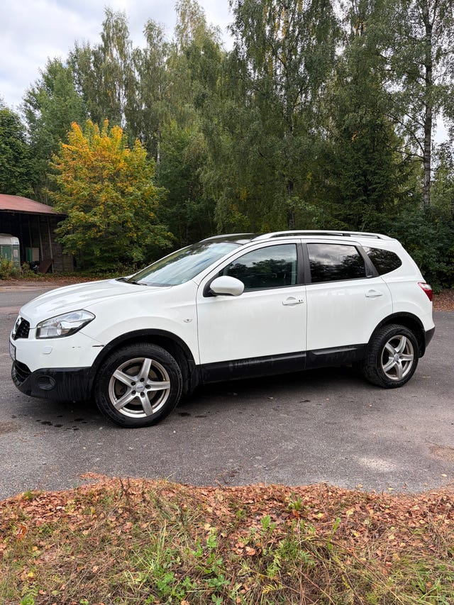 Nissan Qashqai+2 2012