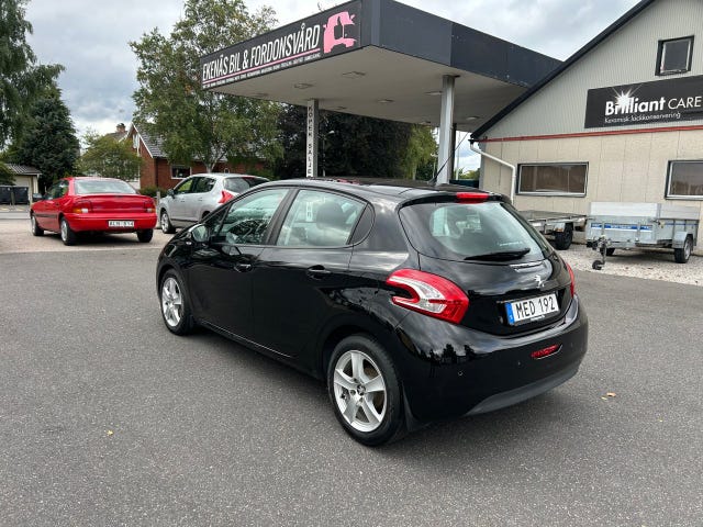 Peugeot 208 2013