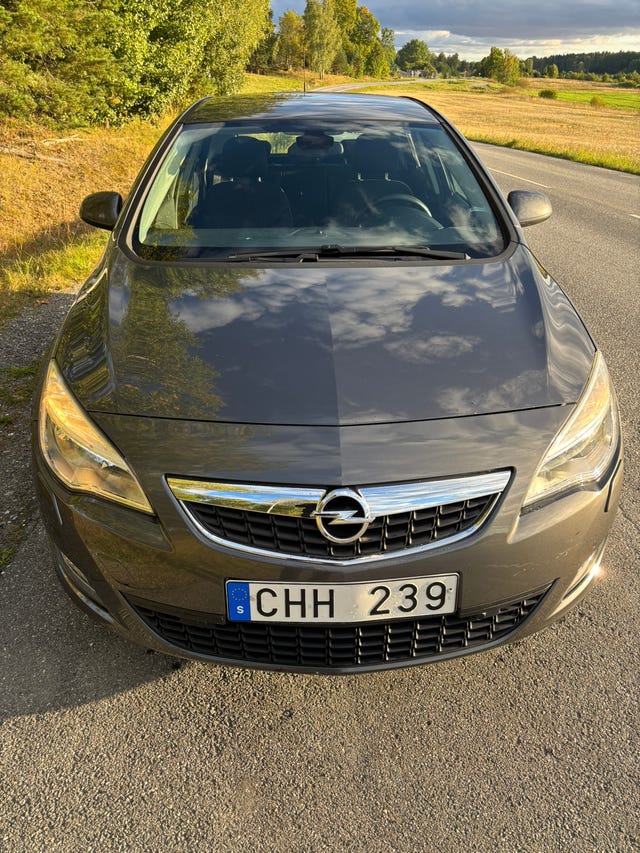 Opel Astra 2011