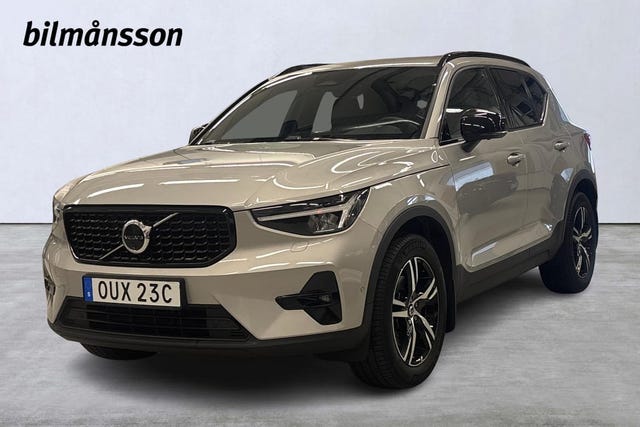Volvo XC40 2025