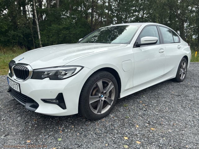 BMW 330e 2020