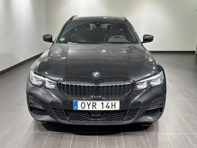 BMW 330e 2021
