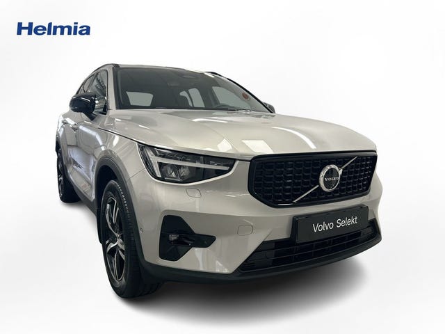 Volvo XC40 2025