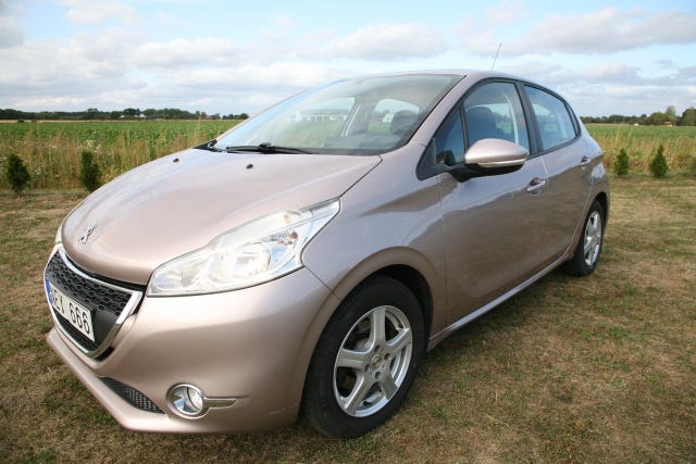 Peugeot 208 2012